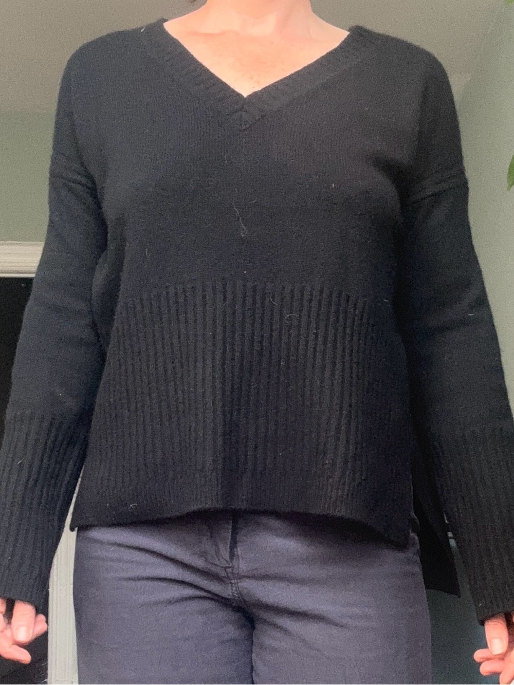 Derek Lam Black V-Neck high-low Ribbed-Waist Sweater